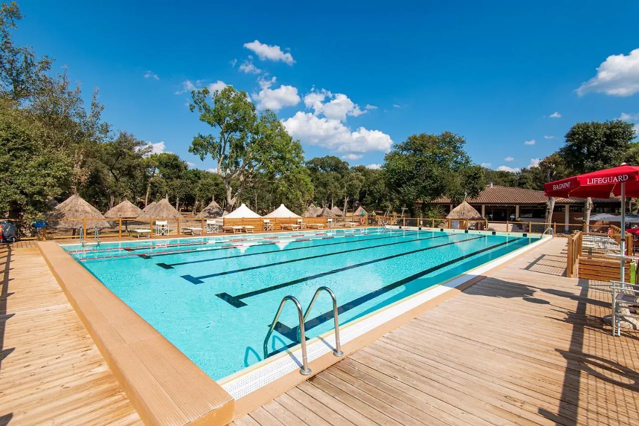 Paradu Ecovillage & Resort Марина-ди- Кастаньето