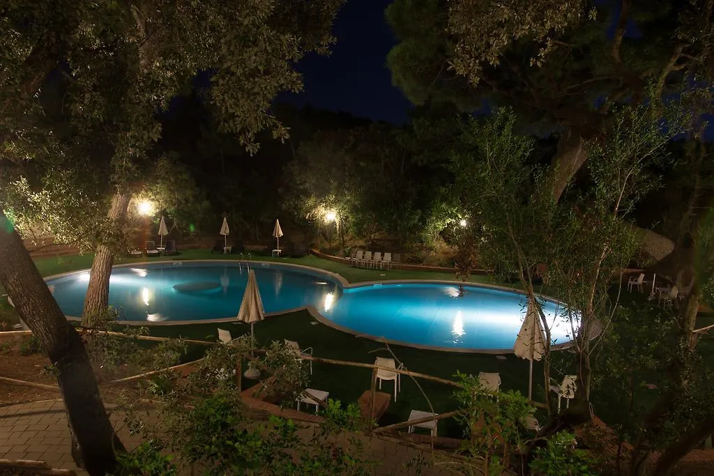 Paradu Ecovillage & Resort Марина-ди- Кастаньето База отдыха