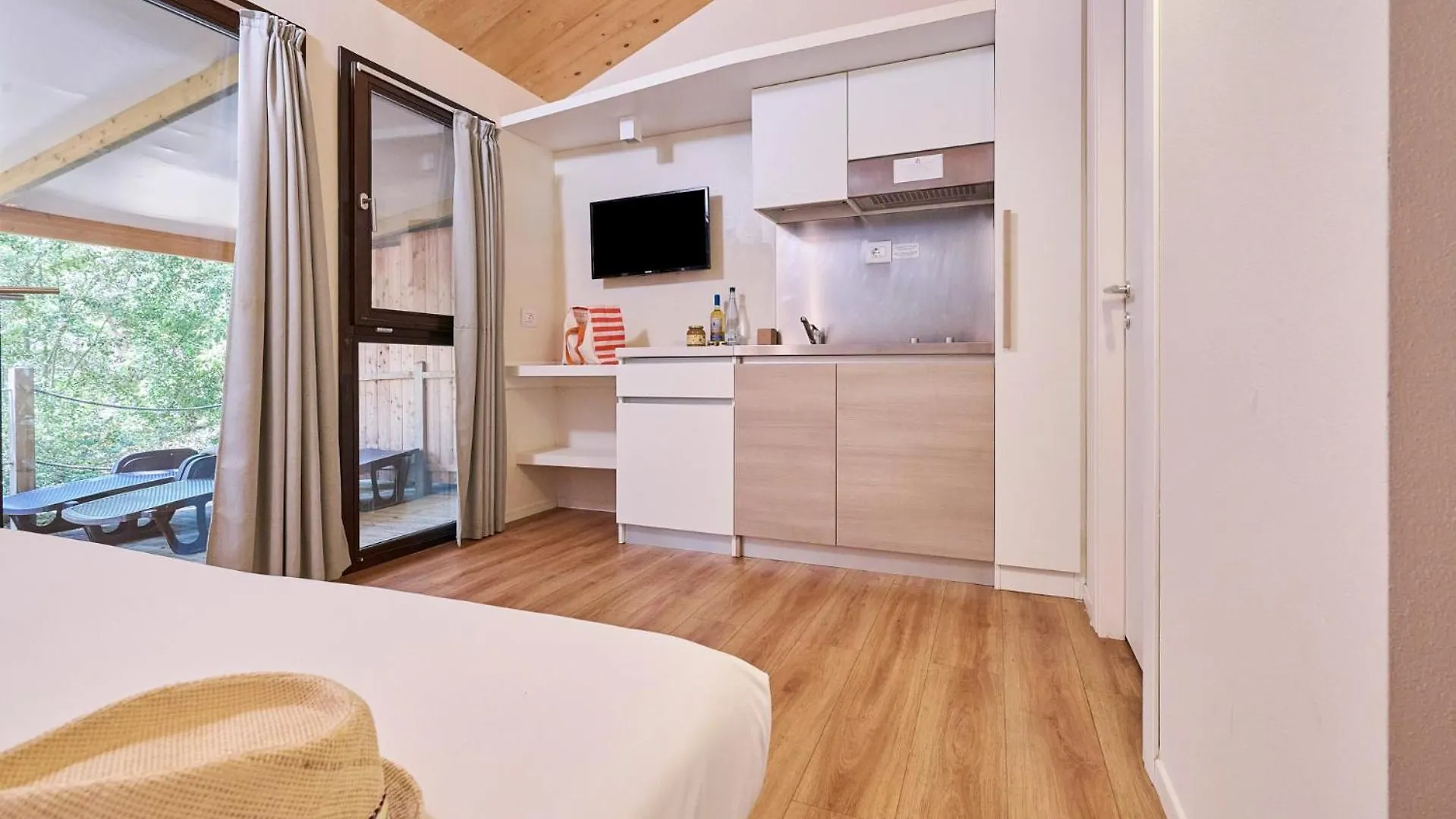 Paradu Ecovillage & Resort Марина-ди- Кастаньето