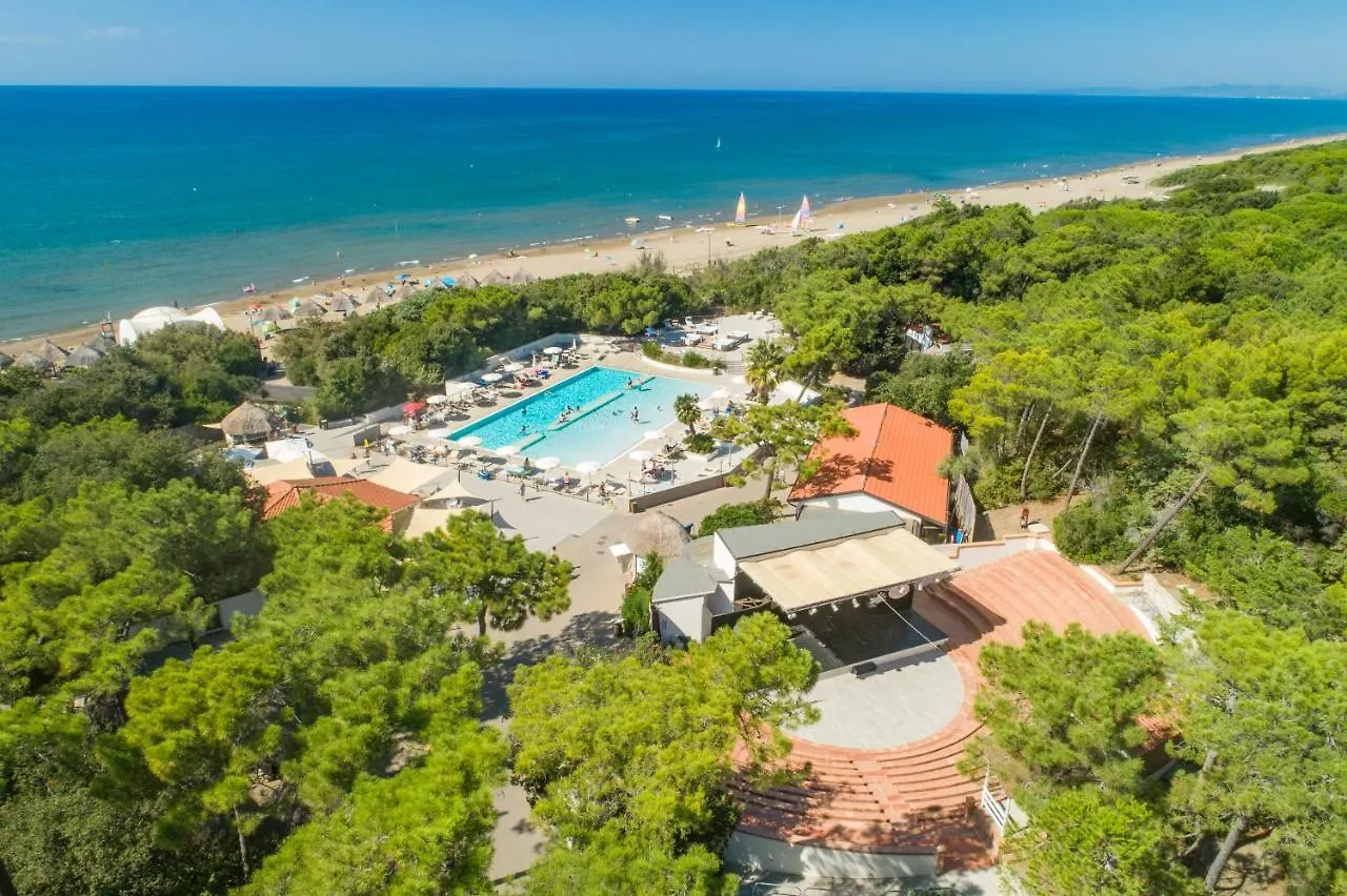 Paradu Ecovillage & Resort Марина-ди- Кастаньето База отдыха